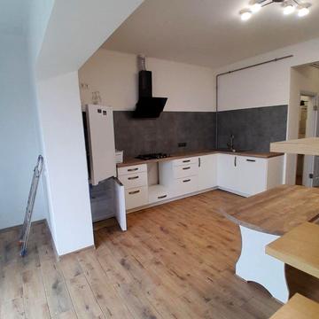 Центральна