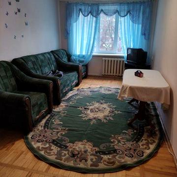 Власник здає 2 кімнатну квартиру.