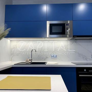 Зарічна вул., 4