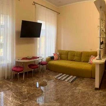 Орендам квартири в Франківському районі. Студія. З ремонтом