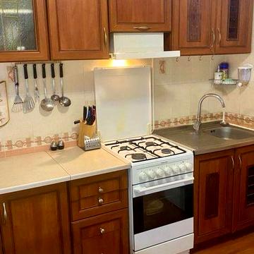 Василя Касіяна, 10