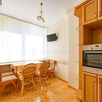 Генуезька вул., 5