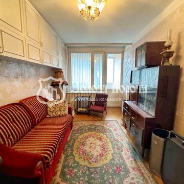 Богдана Хмельницького вул., 39