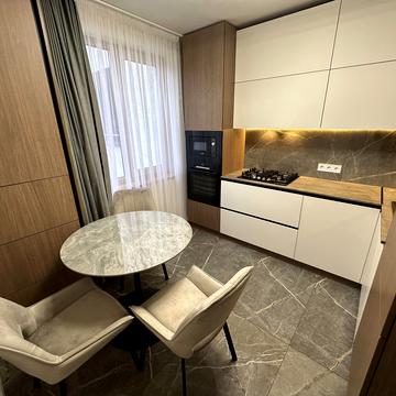 Європейська вул., 1