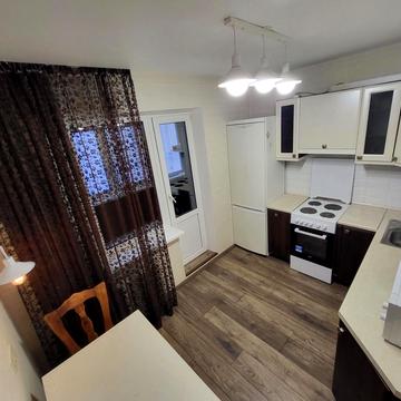 Анни Ахматової вул., 16-Г