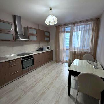 М. Житомирська, окремі кімнати, + домашні питомці