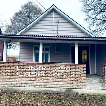Будиночок в Нижніх Петрівцях з 70 сотками землі
