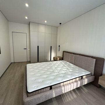 Дніпровська набережна вул., 15-Є