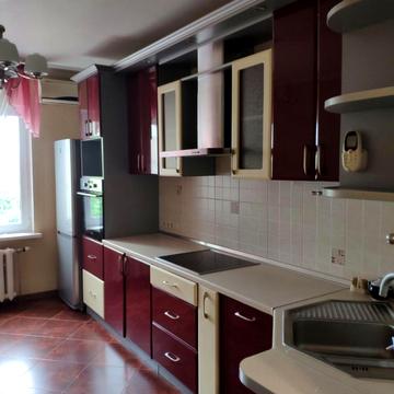 Європейського Союзу просп. (Правди), 31-А