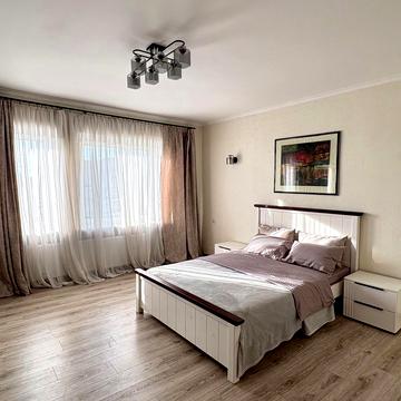 Олеся Гончара вул., 52