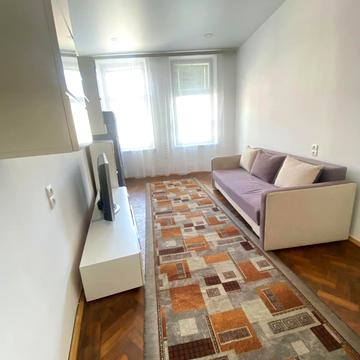 Шептицьких вул., 17