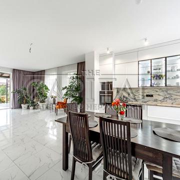 Яблунева вул., 17