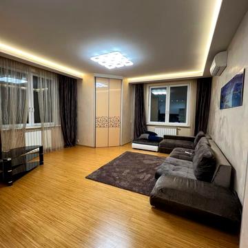 Володимира Івасюка просп. (Героїв Сталінграду), 4-А