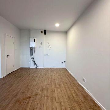 Продаж квартири з ремонтом і власним двориком, мінімальні податки 1%