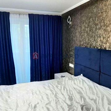 Продам 3к, шикарную, квартиру на космосе. С ремонтом. Космічна 124