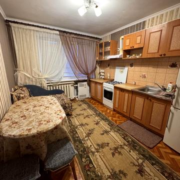 Трудова вул., 1