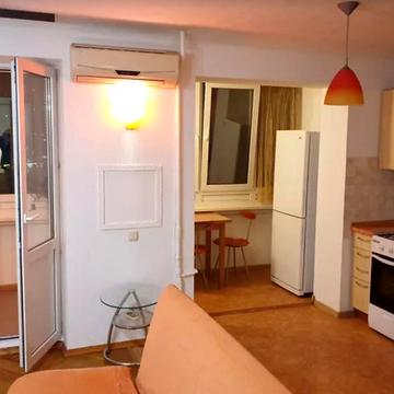 Голосіївський просп. (40-річчя Жовтня), 19