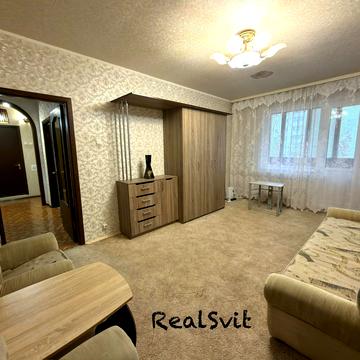 Милославська вул., 35