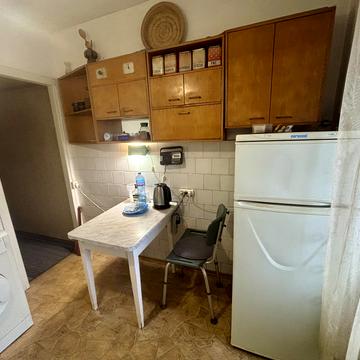 Євгена Патона вул., 6