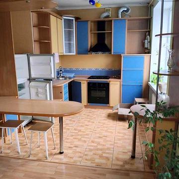 Ореда чудової чотирьохкімнатної квартири в центрі міста