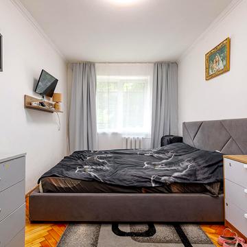 Степана Бандери вул. (), 23