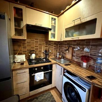 Корольова 3 кімн середній поверх.