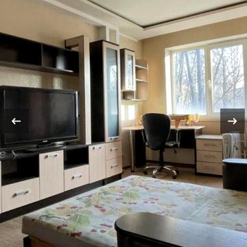 Нескорених вул., 33а