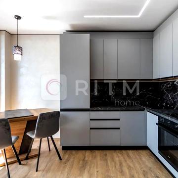 Бельведерська вул., 32