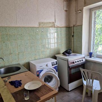 Мілютенка вул., 30а