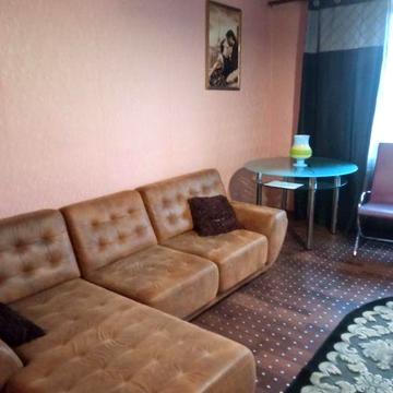 Тепла двокімнатна квартира на Подолі