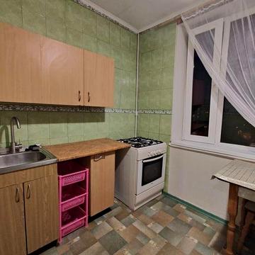 Продам 1 комнатная квартира Залютино, рядом рынок.