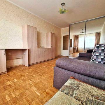 Без комісії 1к квартира в гарному стані біля метро Оболонь