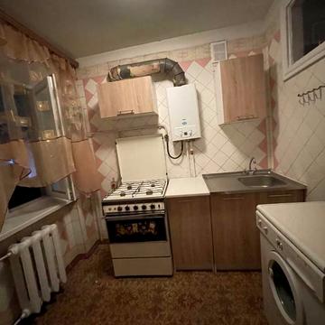 Космонавтів вул., 17