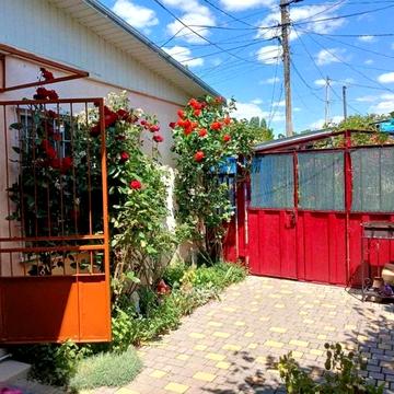 Молодіжна вул., 9