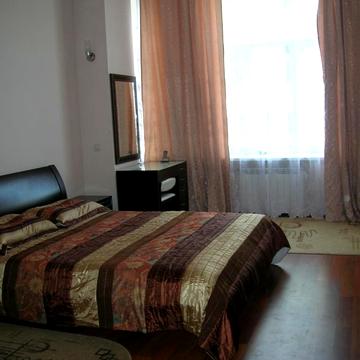 Банкова вул., 3