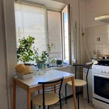 Продається 3-кімнатна квартира по вул. Братиславська, 36, рк