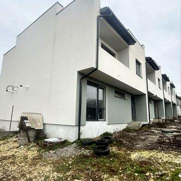 Продаж таунхауса в Рудно з правом власності.