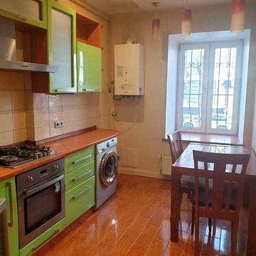 Двух комнатная квартира  с ремонтом на Еврейской