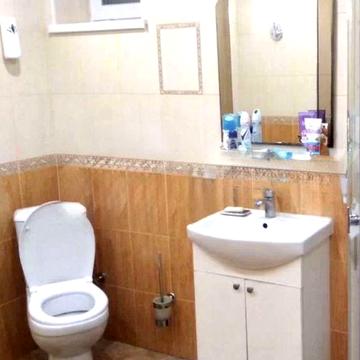 Поодам будинок Золочів