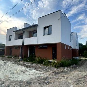 Продаж таунхауса в Оброшино , збудований з правом власності.