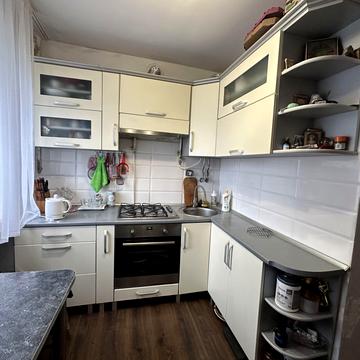 Володимира Великого вул., 48