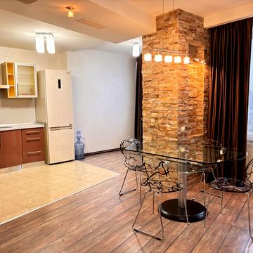 Миколи Бажана просп., 12