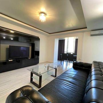 Оренда 2 кім. Велика Васильківська 102, Палац України