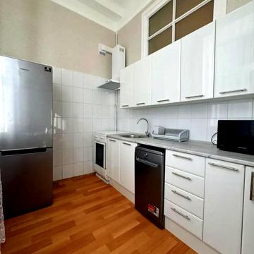 Лютеранська вул., 11-Б