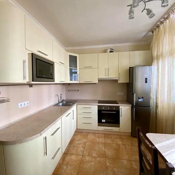 Єлизавети Чавдар вул., 13