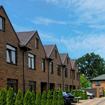 Висока вул., 8