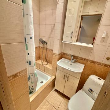 Гетьмана Івана Мазепи вул. (Топольна), 4