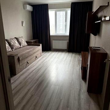 Здам 1 к біля м. «Деміівська»