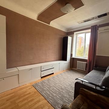 Паторжинського вул., 17