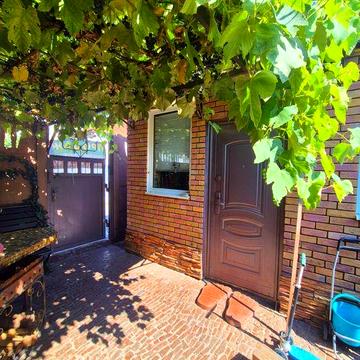 Частина будинку в Центрі міста біля ТРЦ Гермес